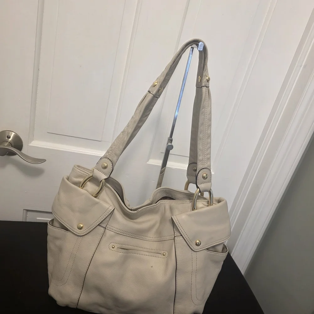 B. Makowsky Bone In Color Fully Lined Leather Hobo Style Bag, Casual